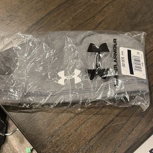BRAND NEW UNDER ARMOUR BEANIE